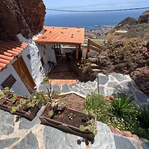 https://new-luxury-cave-vista-mar-with-private-jacuzzi-and-garden.in-canary-islands.com
