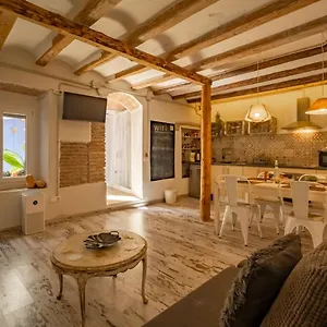 En El Corazon De Tarragona. Planta Baja Con Patio. Apartment Tarragona
